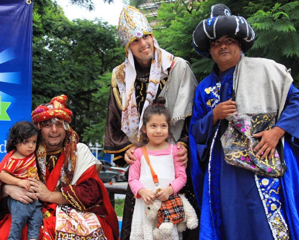 Caravana Mágica Llegaron Los Reyes A Tucumán Tuc Sin Filtro 